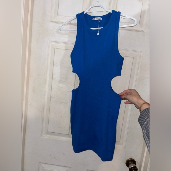 ZARA Cut-out mini dress - Picture 2 of 4